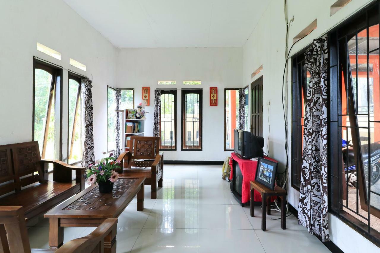 Sentosa76 Guest House Balikpapan  Esterno foto